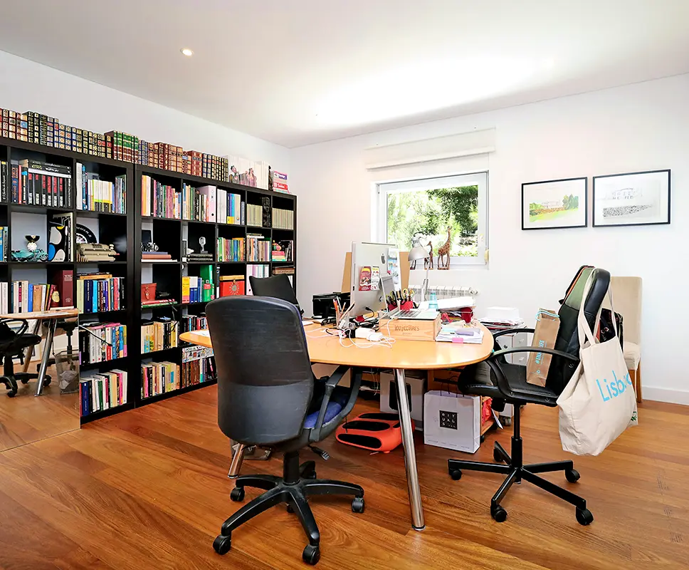 Quarto utilizado como escritório
