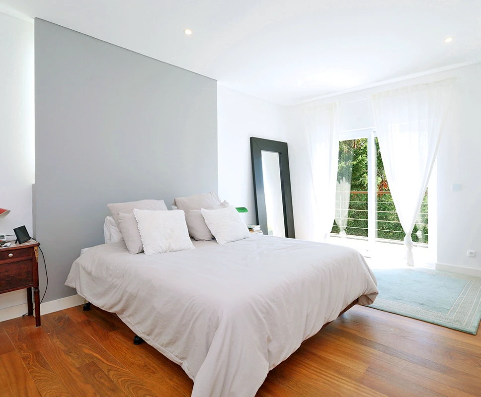 Master suíte com closet em 42 m² e varanda